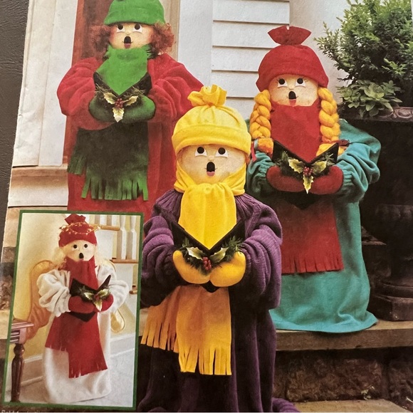 McCall's Sewing Pattern 2994 Caroler Dolls 24" Christmas Carols - Picture 6 of 6